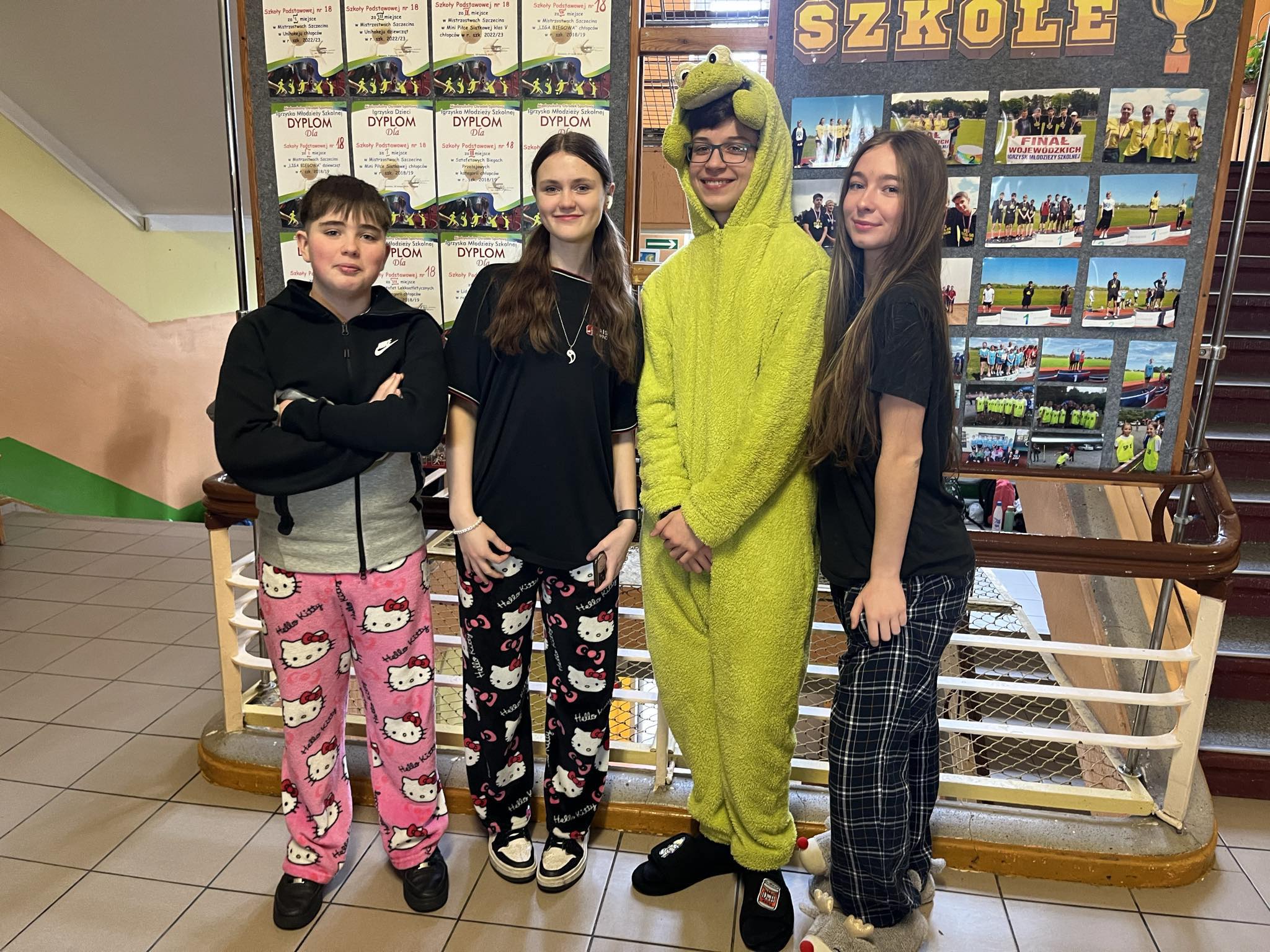 zdjęcie uczniów w piżamach